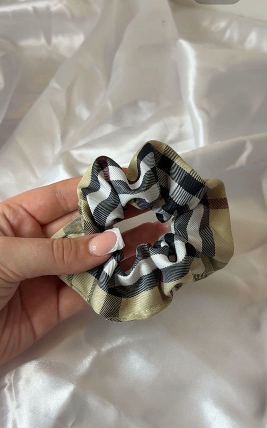 BB scrunchie