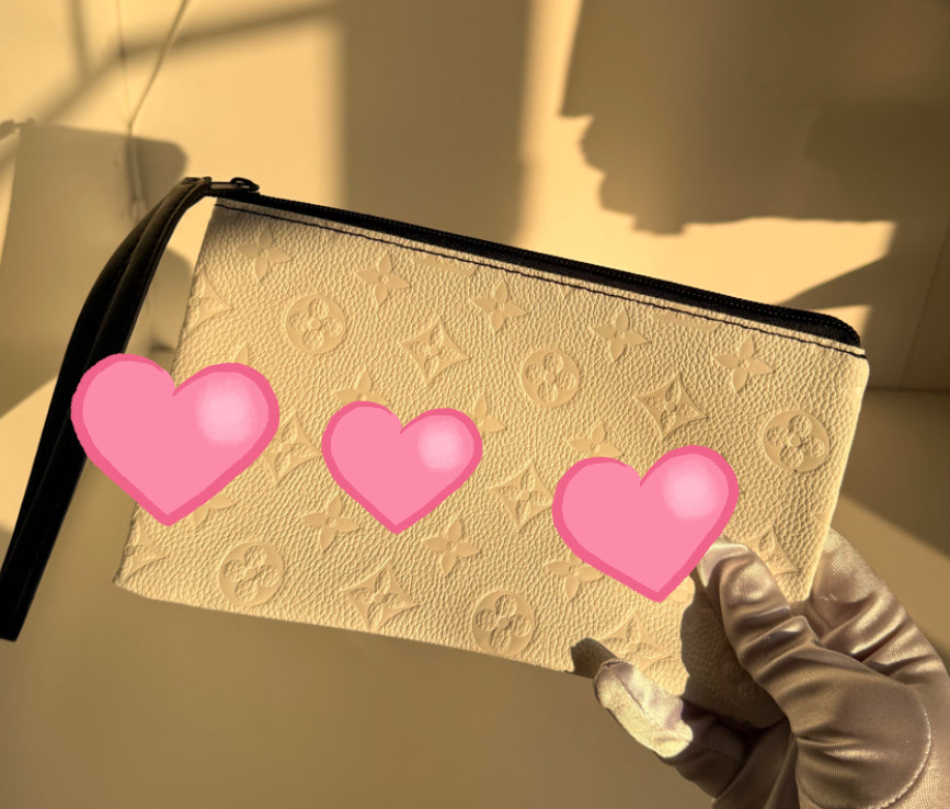 White Bag Pouch/make up bag