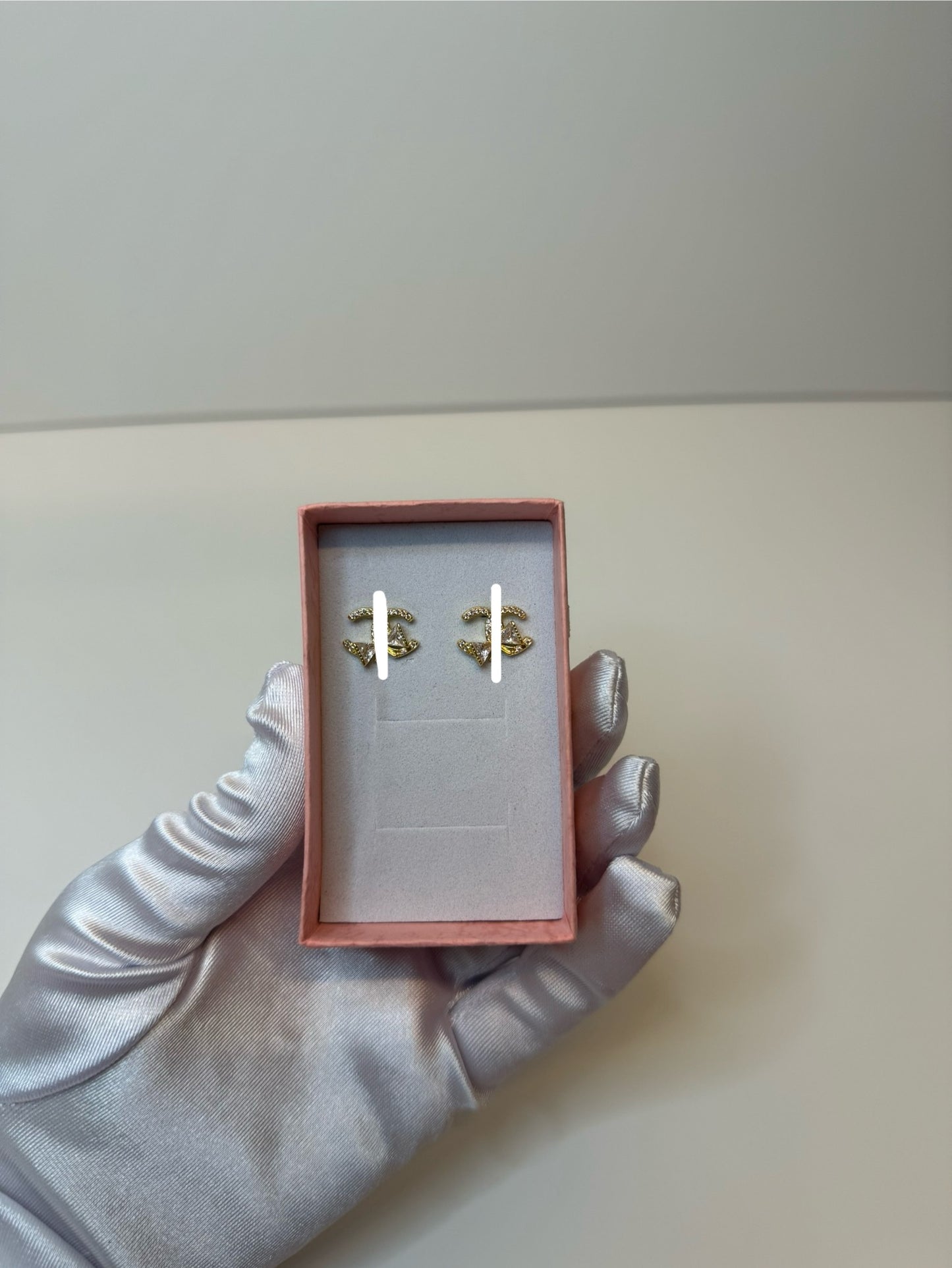 Beautiful Bow CC Earrings Gold